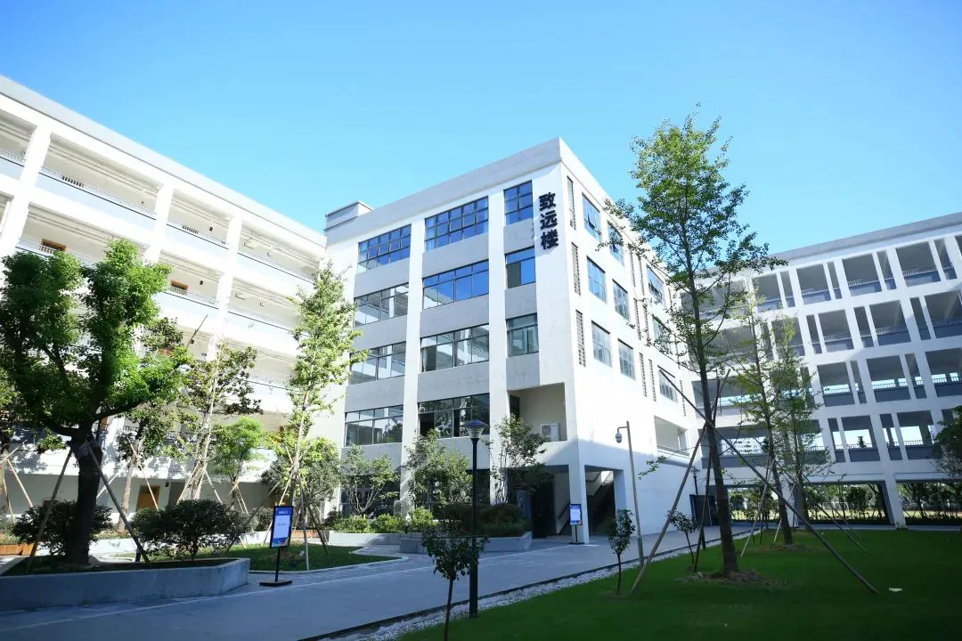 如何通过冥想放松提升篮球比赛中的专注力?_1